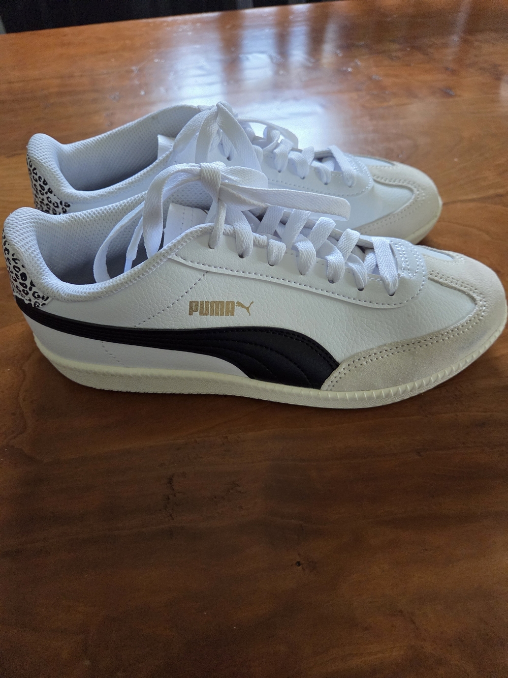 PUMA Woman's White & Black Casual Sneakers